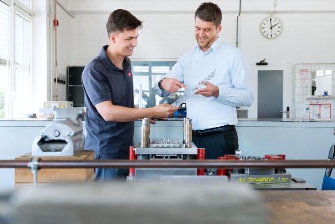 Ausbildung zum Werkzeugmechaniker (m/w/d), 1. Bild
